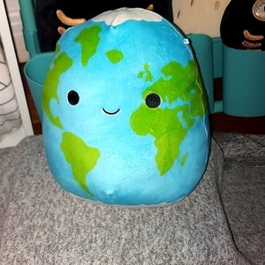 Roman the Earth Squishmallow